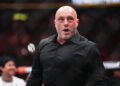 Joe Rogan derrota 'The Daily' em um retorno impressionante ao primeiro lugar no topo dos 'podcasts mais populares de 2025' da Apple