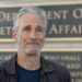 Jon Stewart assina contrato com o 'Daily Show' até 2026