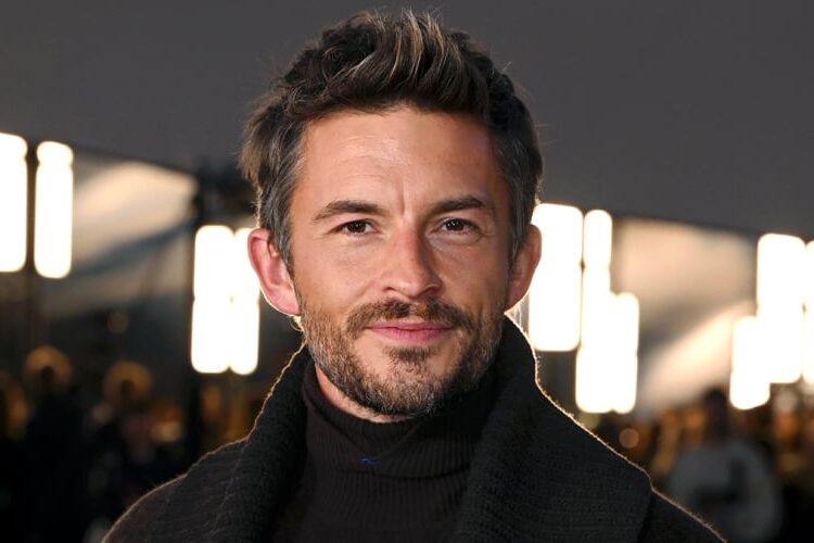 Jonathan Bailey esclarece que não vai parar de atuar | Jonathan Bailey | Notícias e fofocas sobre celebridades | Entretenimento, fotos e vídeos