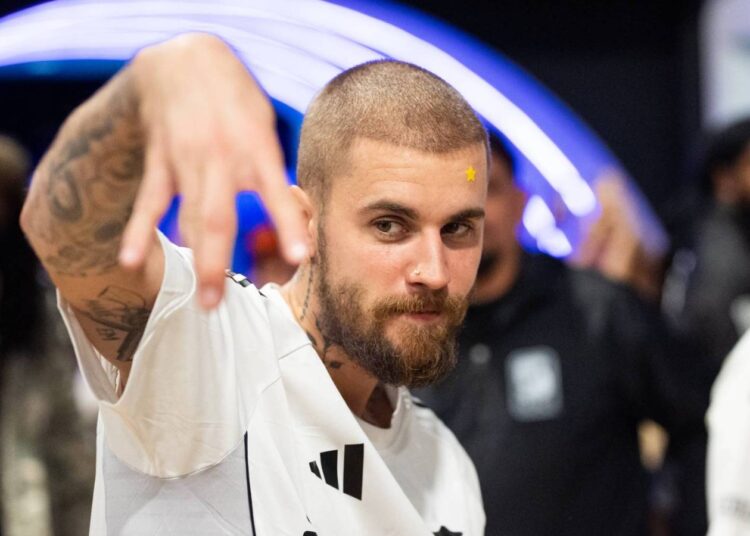Justin Bieber Twitch Stream: novas músicas, confissões noturnas