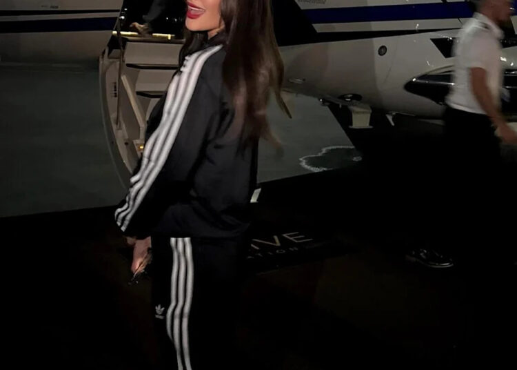 Kacey Musgraves compartilha looks dos bastidores do Grammy Latino