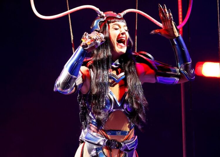 Katy Perry rejeita proposta após estrear novo romance – Celebrity News – Entretenimento