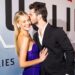 Kelsea Ballerini + Chase Stokes são vistos de mãos dadas