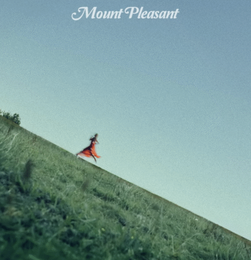 Kelsea Ballerini anuncia nova coleção de seis músicas 'Mount Pleasant' lançada em 14 de novembro »// MELODIC Magazine