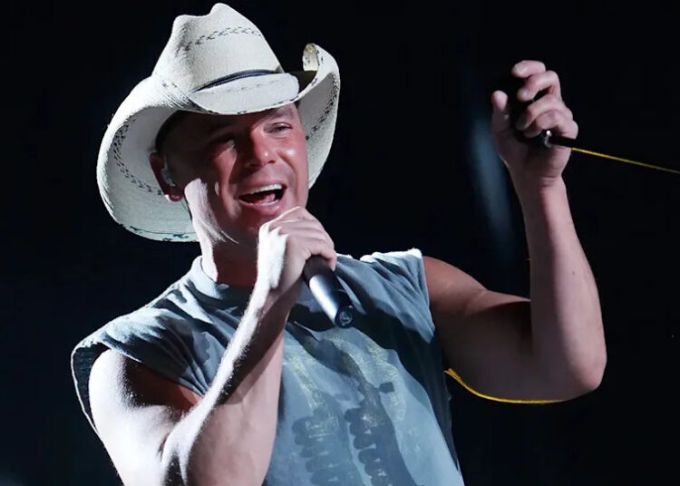 Kenny Chesney compartilha a dolorosa verdade por trás de suas lágrimas inesperadas no palco durante show em Indianápolis