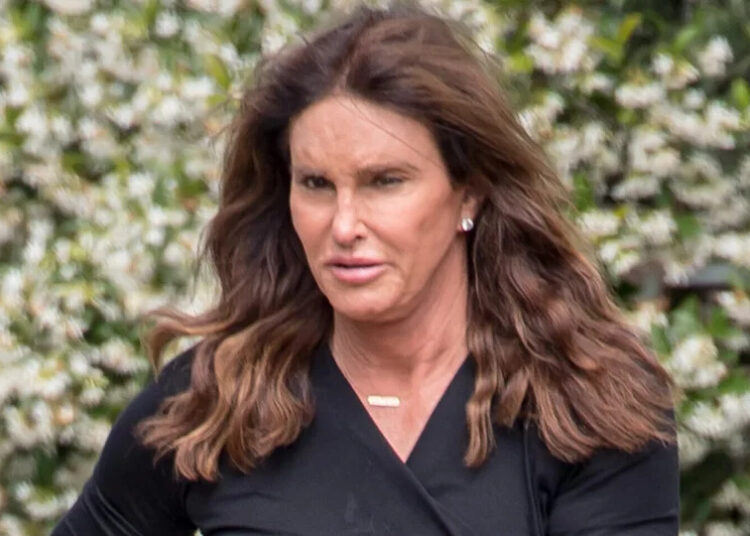 Kim Kardashian diz que a transição de gênero de Caitlyn Jenner em 2015 foi 'ouro da TV'