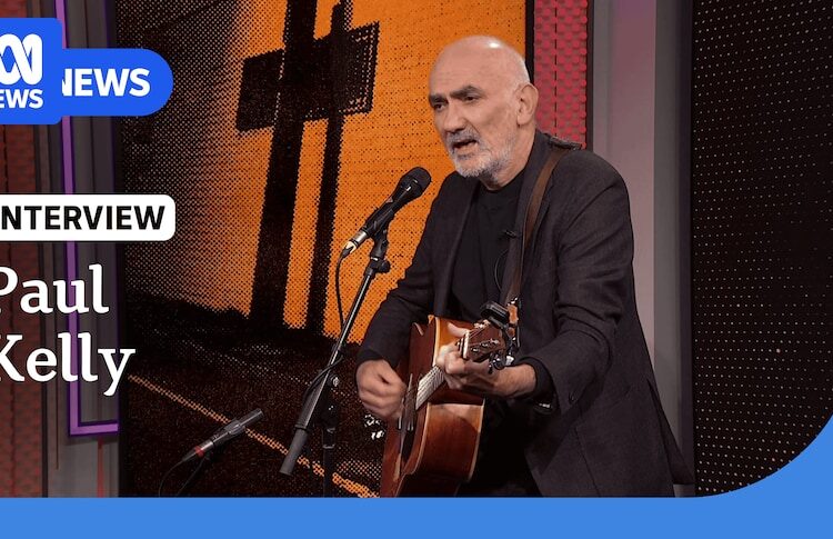 Lenda da música australiana Paul Kelly em seu novo álbum Seventy