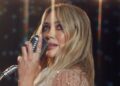 Letra 'Madura': Hilary Duff retorna à música com o primeiro novo single em 10 anos - Ouça e assista ao vídeo! | First Listen, Hilary Duff, Letras, Música, Vídeo Musical | Notícias e fofocas sobre celebridades | Entretenimento, fotos e vídeos