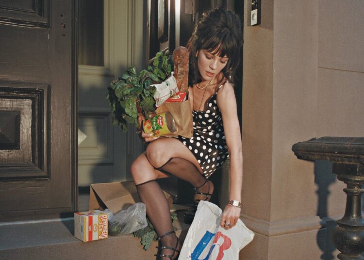 Lily Allen canta suas tristezas em seu novo álbum West End Girl