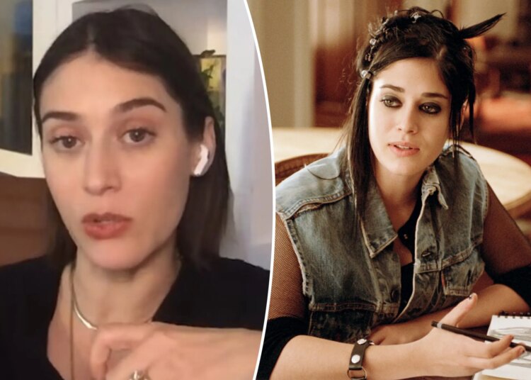 Lizzy Caplan diz que Kelly Osbourne quase fez seu papel em 'Meninas Malvadas'