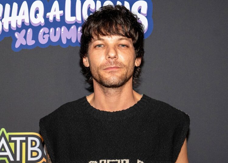 Louis Tomlinson confirma que nova música 'Palaces' será lançada na quinta-feira