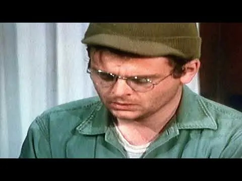 M*A*S*H fez história na cultura pop quando chocou o elenco com esta cena surpresa