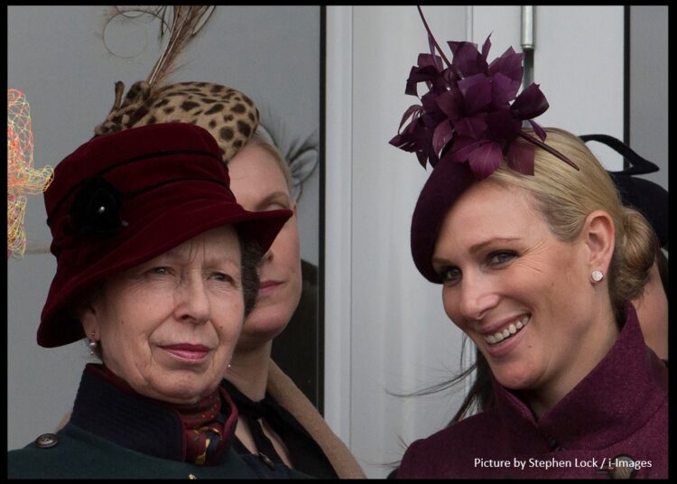 Mãe e filha juntas: Zara se junta à Princesa Anne em um raro noivado conjunto