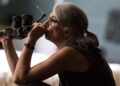 Mary Cybulski morre: 'Life Of Pi', supervisora ​​de roteiro de 'Syriana' e fotógrafa de cenário para os principais diretores tinha 70 anos