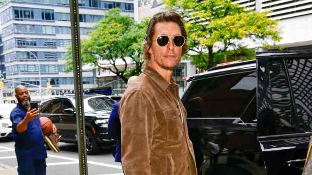 Matthew McConaughey e Michael Caine assinam acordo de clonagem de voz com IA