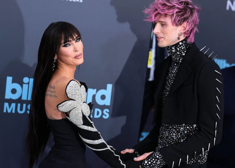 Megan Fox ‘Loucamente apaixonada’ por Machine Gun Kelly em meio à reconciliação, mas ainda tem ‘problemas de confiança’