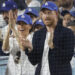 Meghan Markle e Príncipe Harry se beijam após vitória dos Dodgers na World Series
