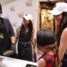 Meghan Markle e Príncipe Harry trazem os filhos Archie e Lilibet para serem voluntários em Los Angeles no Dia de Ação de Graças
