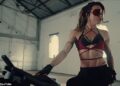 Mel C, 51, exibe seu abdômen incrivelmente tonificado em roupas de treino minúsculas enquanto filma um novo videoclipe quente