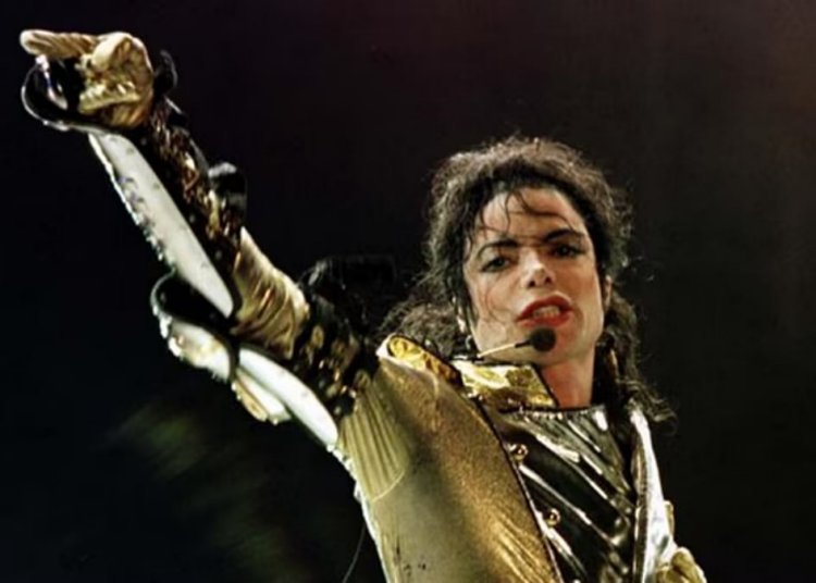Michael Jackson lidera as celebridades mortas mais ricas com US$ 105 milhões