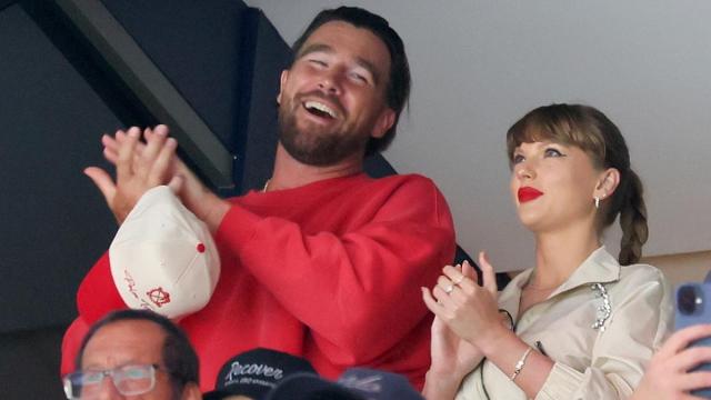 Miles Teller não tem certeza sobre o convite de casamento de Travis Kelce e Taylor Swift