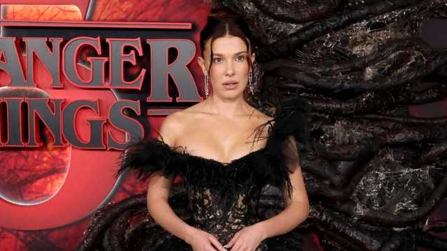 Millie Bobby Brown impressiona em vestido de renda transparente