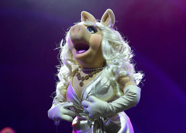 Miss Piggy vai ganhar um filme da Disney, produzido por Jennifer Lawrence e Emma Stone