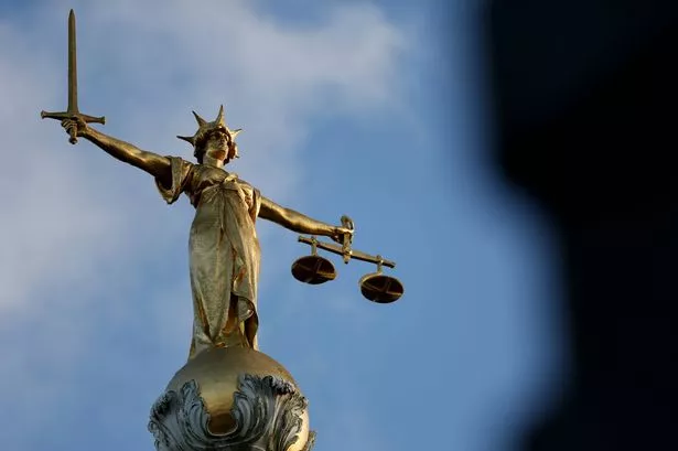 Mulher que morreu em acidente de escolta da Família Real ‘apareceu quase do nada’, ouve tribunal