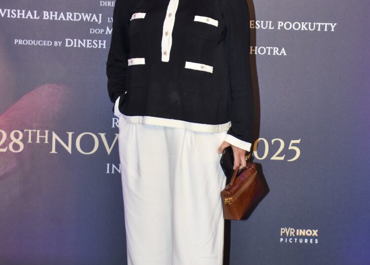 Mumbai: celebridades na exibição do filme 'Gustaakh Ishq' - #Gallery