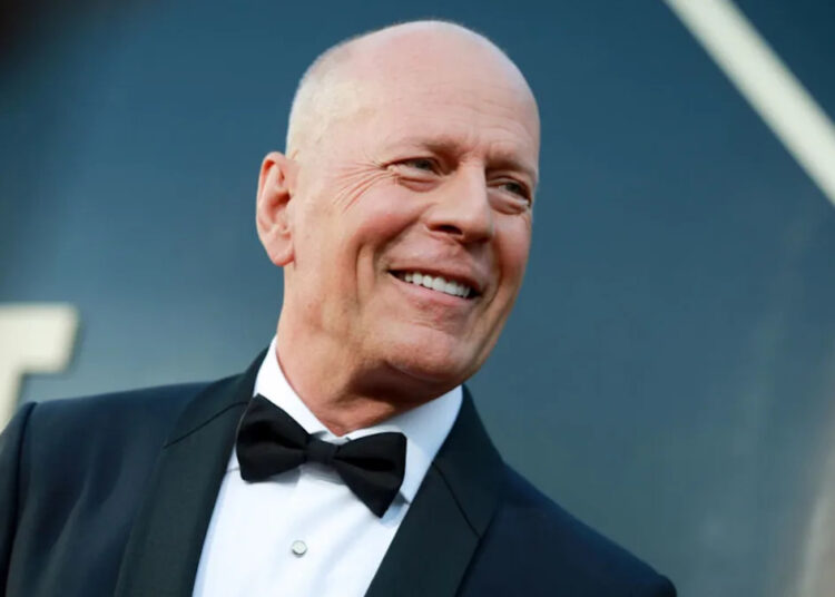 O apoio da ex-mulher de Bruce Willis fala muito em meio a sua luta comovente