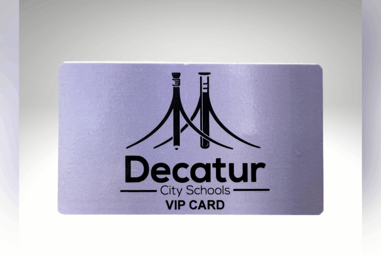 O cartão Silver VIP oferece a alguns residentes de Decatur acesso gratuito aos próximos eventos esportivos e de entretenimento