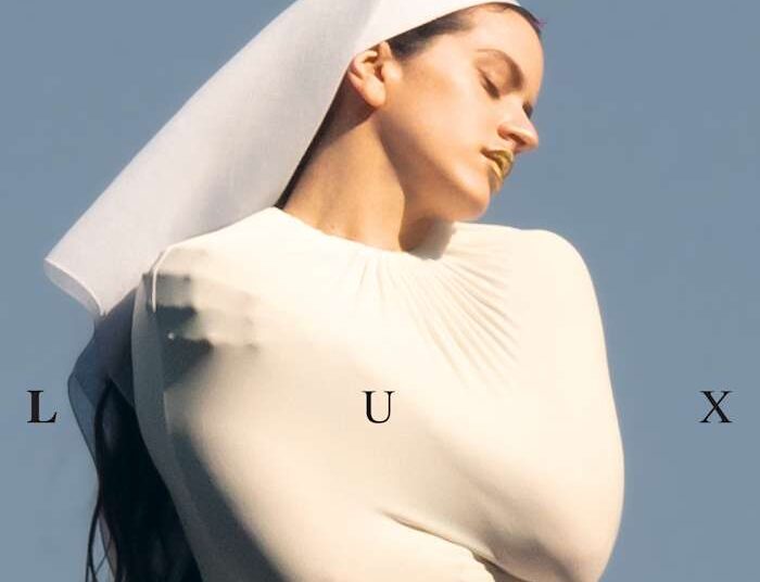 O clero católico está extasiado com as canções de fé de Rosalía em seu novo álbum 'Lux'