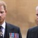 O constrangimento do Príncipe Harry e Andrew com a guirlanda do Dia da Memória | Real | Notícias