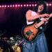 O futuro deus da guitarra que colocou o hit mais controverso do KISS no Overdrive