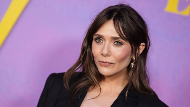 O look Givenchy de Elizabeth Olsen apresenta um Bralette imperdível