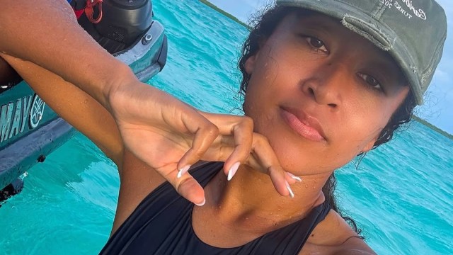 O look de maiô de Naomi Osaka merece uma segunda olhada