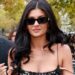 O look de saia transparente de Kylie Jenner é impossível de passar