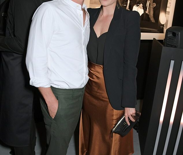 O marido da princesa Beatrice, Edoardo Mapelli Mozzi, que completa 42 anos hoje, estava 'ajudando Andrew a planejar a reforma da Royal Lodge' - um ano antes da desgraça do ex-príncipe