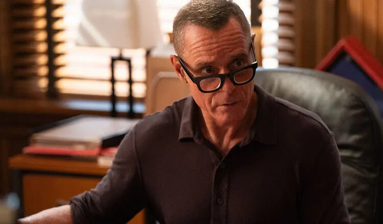O oficial do Departamento de Polícia de Chicago, Imani, se torna desonesto no final do outono - além disso, é [Spoiler] Chantageando Voight?!