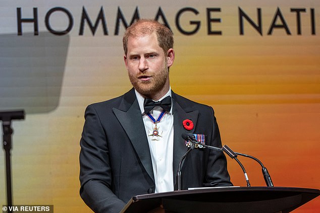 O príncipe Harry insiste que contou à família real sobre a viagem a Toronto que entrou em conflito com a visita climática de William ao Brasil – mas fontes do palácio afirmam que ninguém em Londres recebeu o memorando