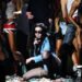O que é 'O Momento'? Tudo o que você precisa saber sobre o filme Charli XCX