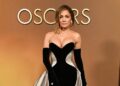 O vestido inspirado em ampulheta de Jennifer Lopez é imperdível