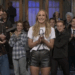 Os fãs de Taylor Swift notam o aceno de Nikki Glaser para a cantora no Saturday Night Live