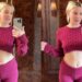 Os pijamas de Millie Bobby Brown são tão divertidos e codificados para férias em fotos