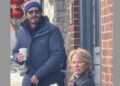 Pamela Anderson e Michael Cera filmando em uma pequena cidade de Ontário