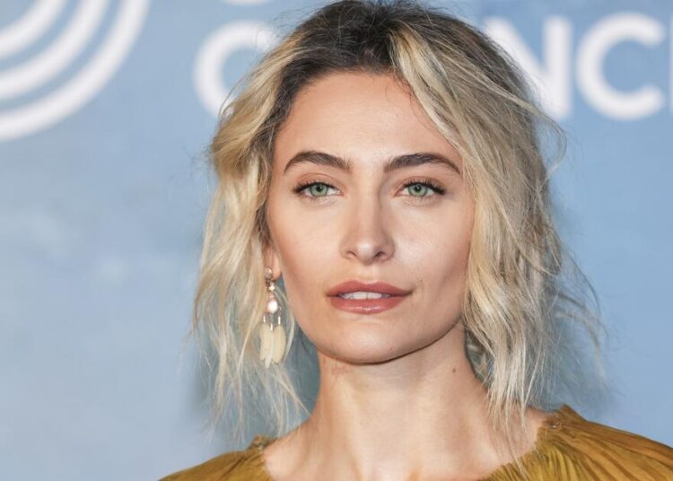 Paris Jackson revela que o uso de drogas levou à perfuração do septo