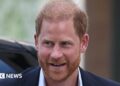Príncipe Harry diz que 'brincadeiras' é o que ele adora no britanismo