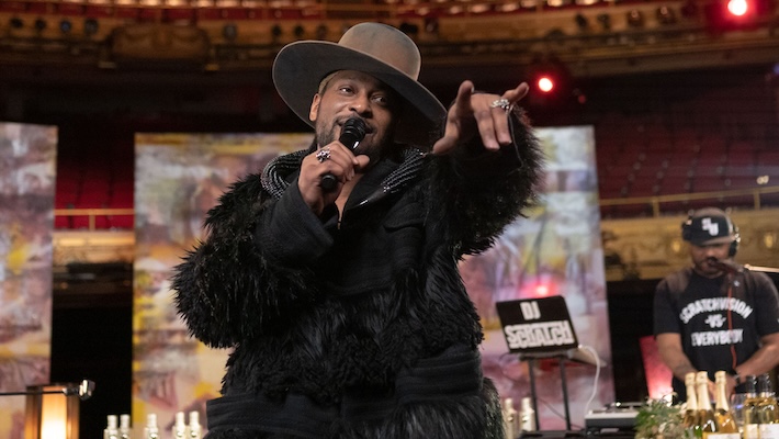 Questlove, colaborador de D'Angelo, confirmou nova música 'em breve'