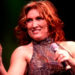 Rainha da música dos anos 90 e estrela country em ascensão 'Rock the Ryman' com dueto incrível de 'Lesson in Leavin'