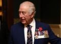 Rei, Princesa de Gales e Príncipe George participam do Festival of Remembrance – com Sir Rod Stewart entre os artistas | Notícias do Reino Unido